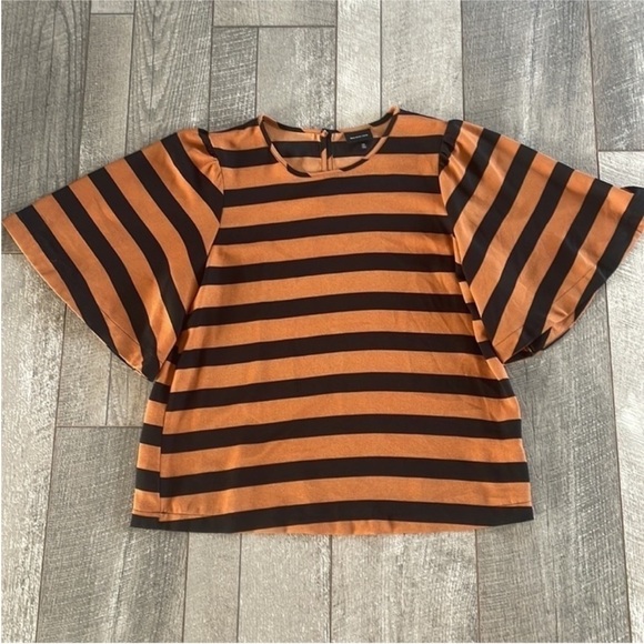 Who What Wear Size Medium Orange and Black Striped Top. - Picture 7 of 7